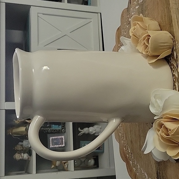 New Rae Dunn “LEMONADE” Pitcher - Picture 2 of 4